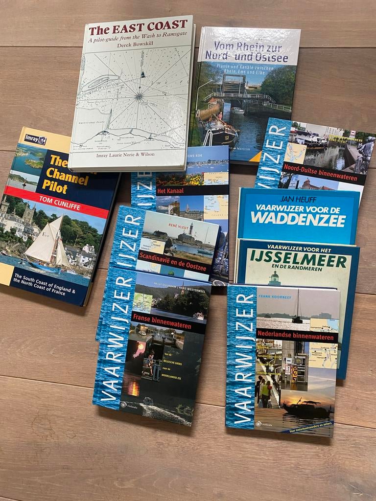 Diverse vaarwijzers en pilot-guides voor watersporters, Boeken, Overige merken, Ophalen of Verzenden, Zo goed als nieuw, Reisgids of -boek