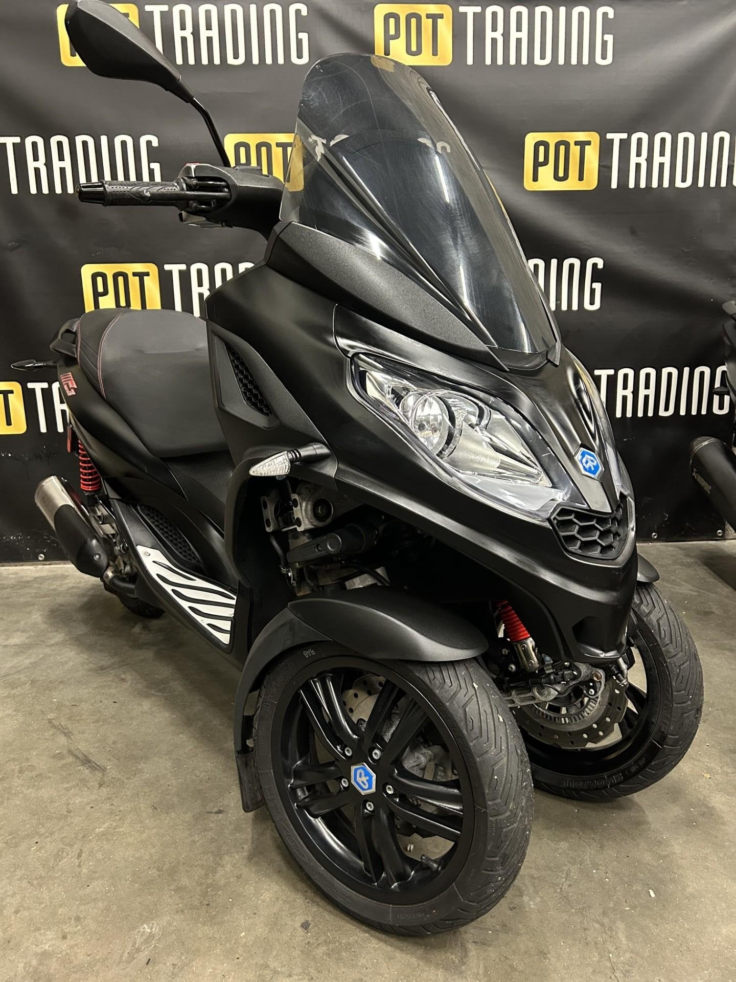 Piaggio MP3 300 LT HPE SPORT 3 mnd garantie autorijbewijs SP, Scooter, ABS, Piaggio Vespa B.V., Minervum 7272
4817 ZM  Breda, NL