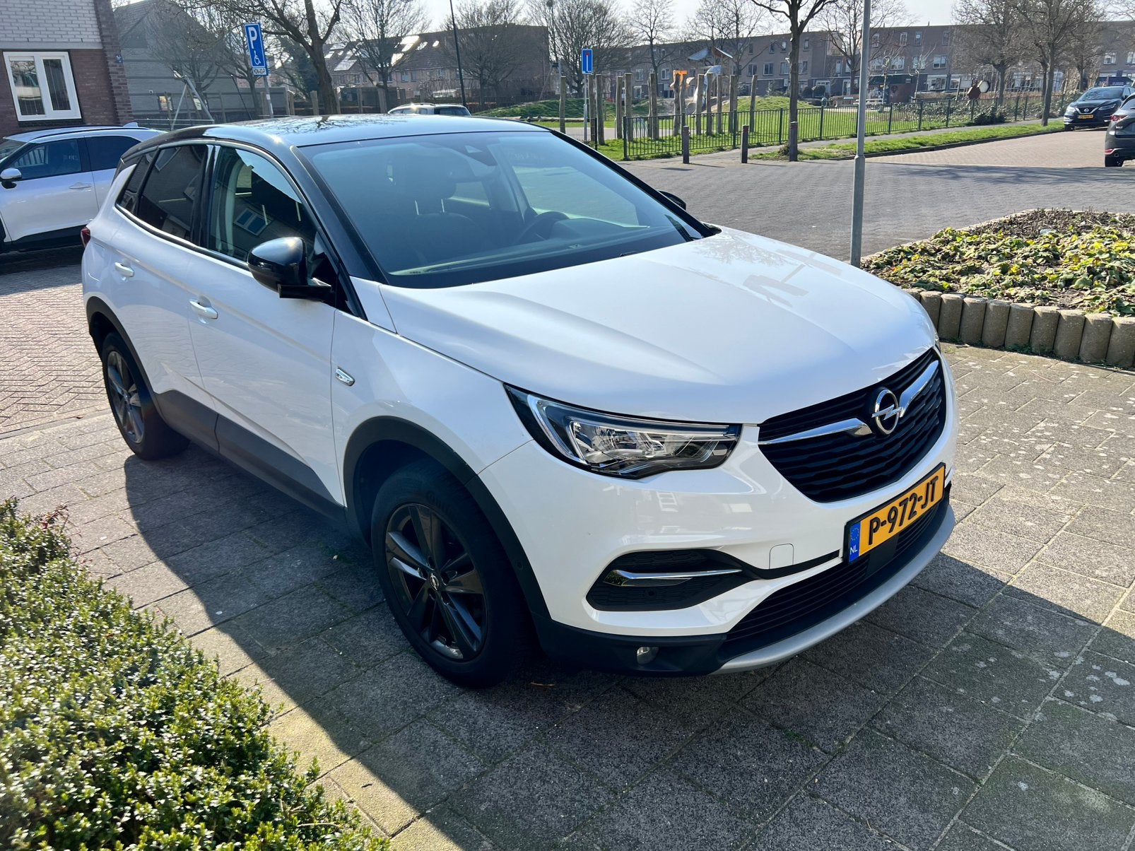 Opel Grandland X 1.2 Turbo 130pk  zwart&wit, Voorwielaandrijving, 1295 kg, 1199 cc, Wit