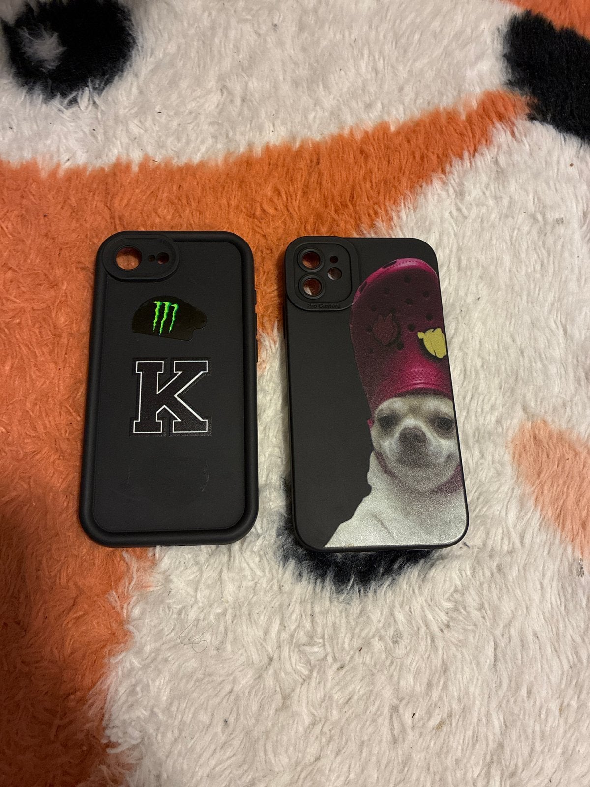 2 iPhone hoesjes: iPhone 16 (Monster) & iPhone 11 (Hond)