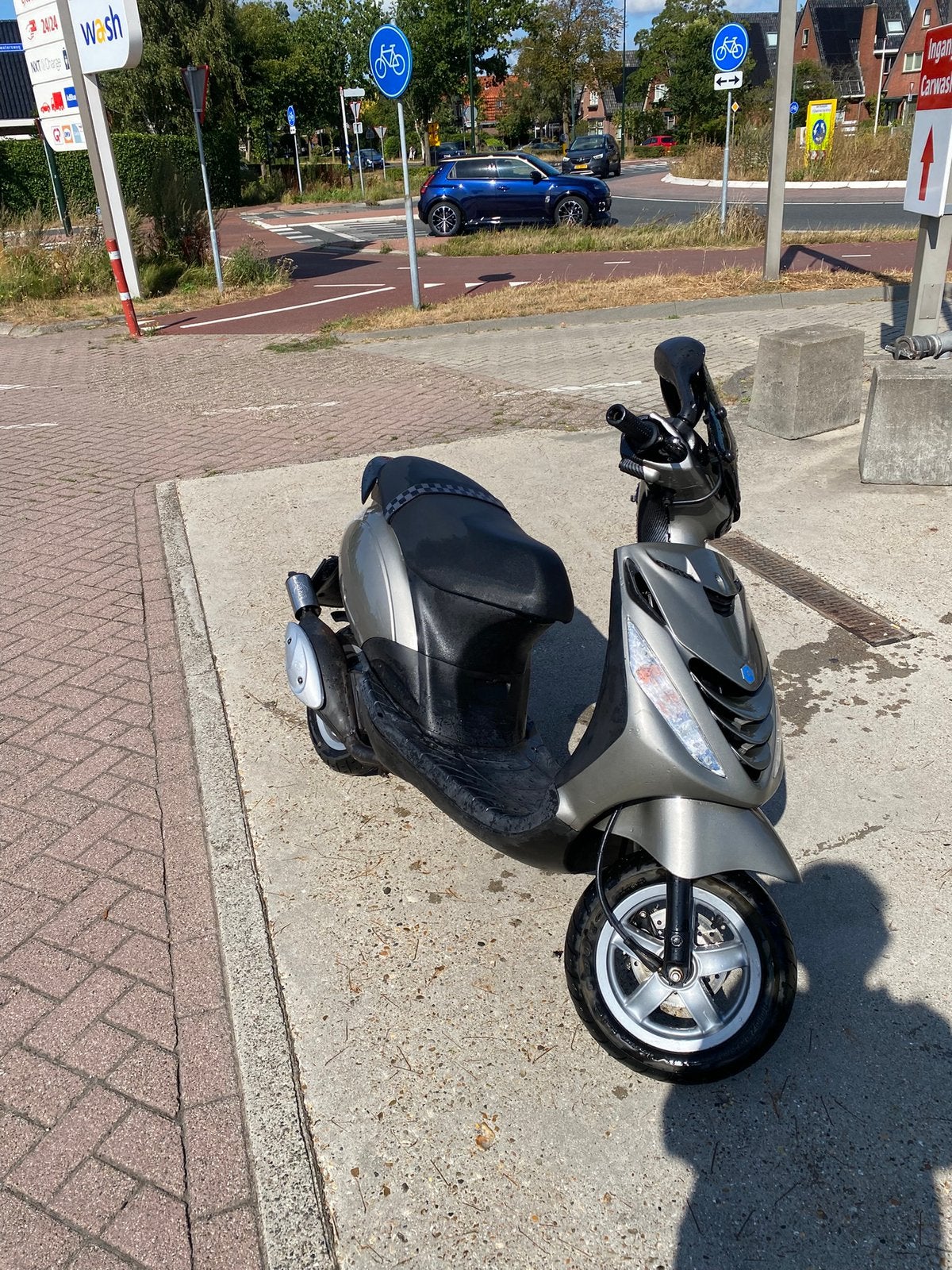 Piaggio zip 2t 50cc orgineel 2015 ruilen kan, Fietsen en Brommers, Maximaal 45 km/u, Zip, Ophalen of Verzenden, Zo goed als nieuw
