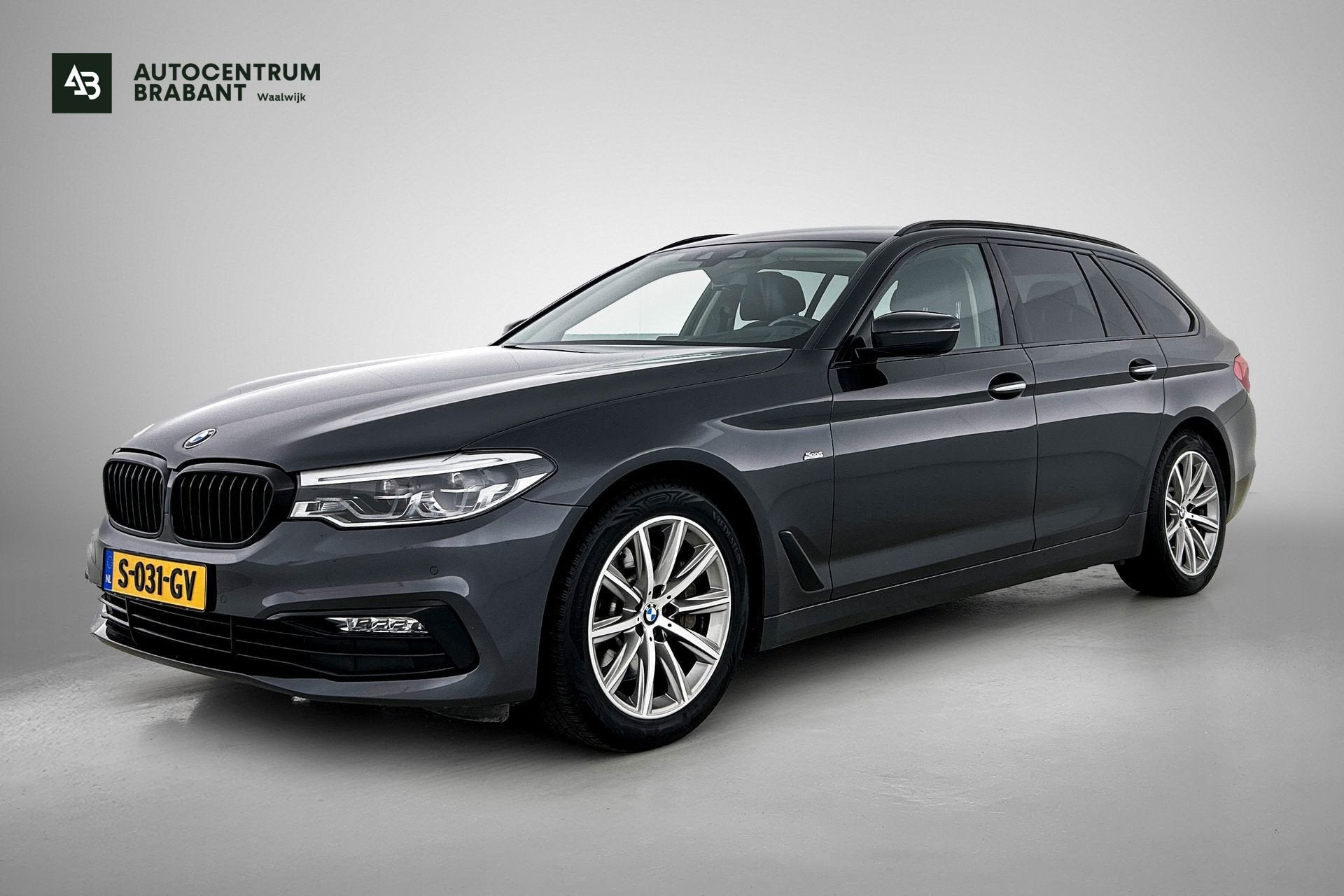 BMW 5-serie Touring 530i High Executive (Goed OndH, Navi, St, Auto's, 1998 cc, Achterwielaandrijving, Gebruikt, 4 cilinders