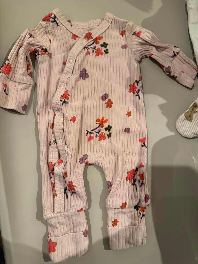 Hema bamboo romper met blossom print maat 44, Ophalen of Verzenden, Zo goed als nieuw, Meisje, Pakje