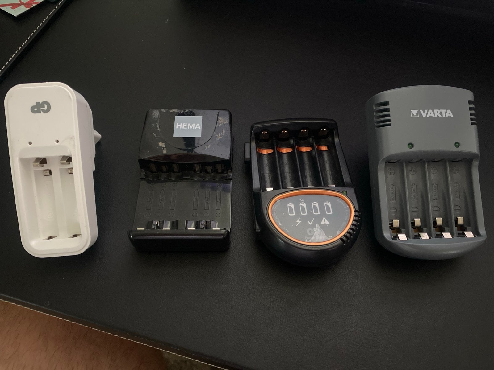 Diverse batterijladers (GP, HEMA, Varta), Audio, Tv en Foto, Accu's en Batterijen, Ophalen of Verzenden, Gebruikt