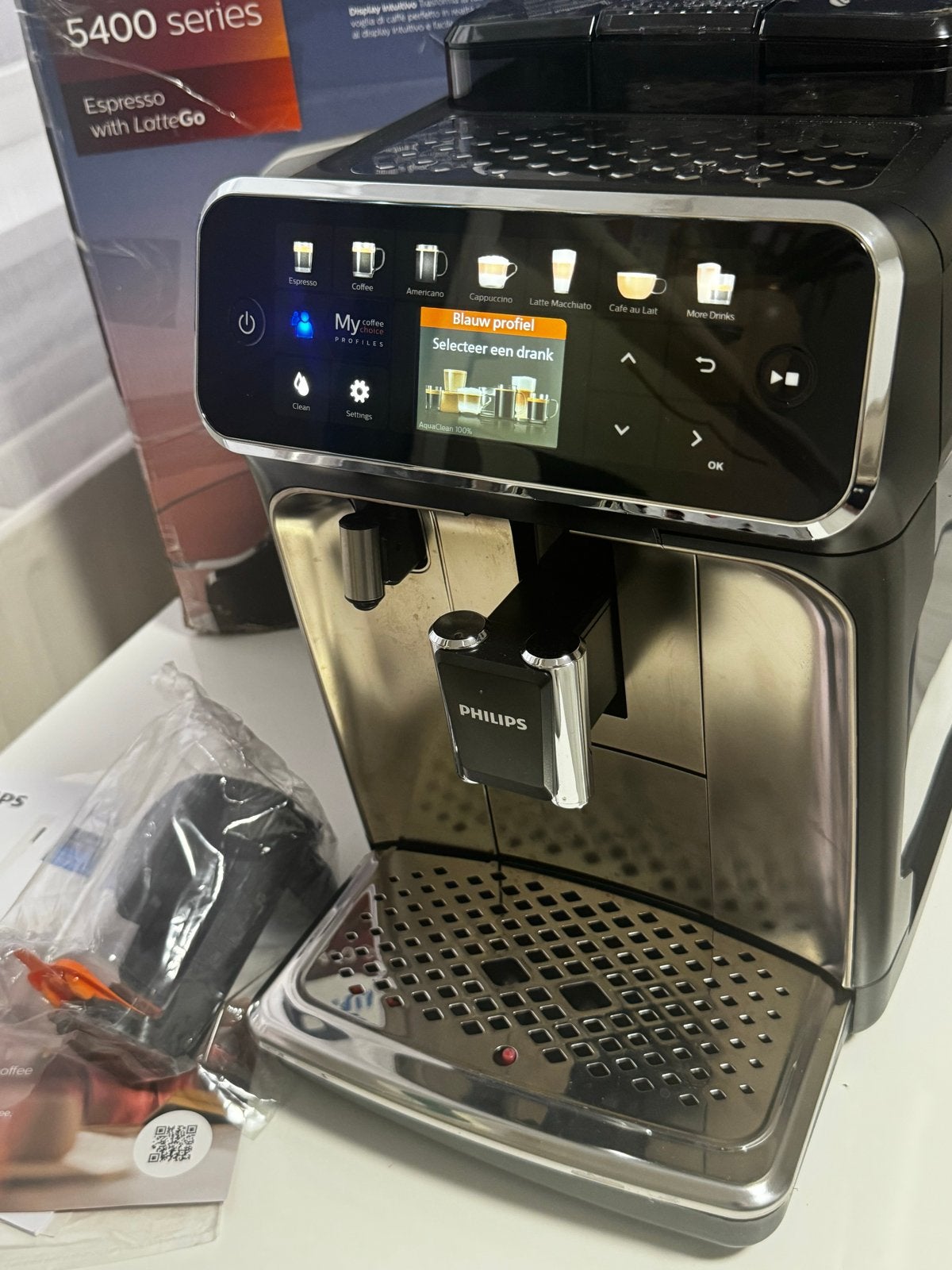 Philips 5400 series Espresso met LatteGo - Zo goed als nieuw, Witgoed en Apparatuur, Afneembaar waterreservoir, Espresso apparaat