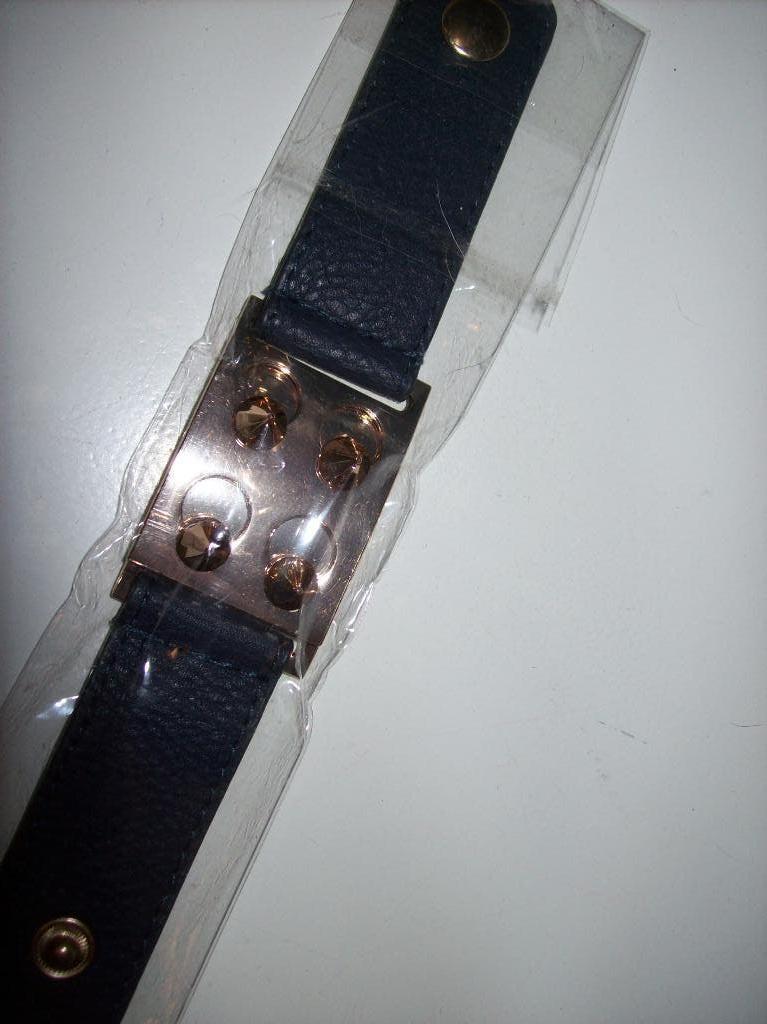 Armband Zwart Leer Goudkleur Punten en Drukker sluiting, Verzenden, Nieuw, Bruin, Leer