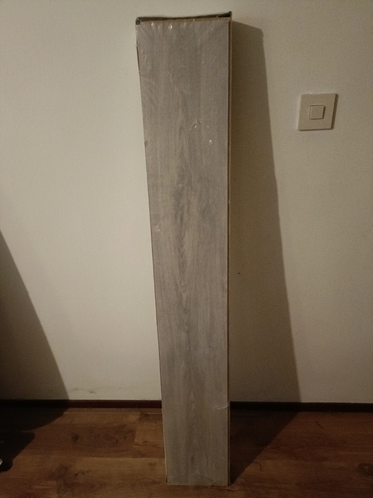Licht grijs eiken laminaat vloerdelen - Nieuw in verpakking, Ophalen, 50 tot 150 cm, Nieuw, Minder dan 5 m²
