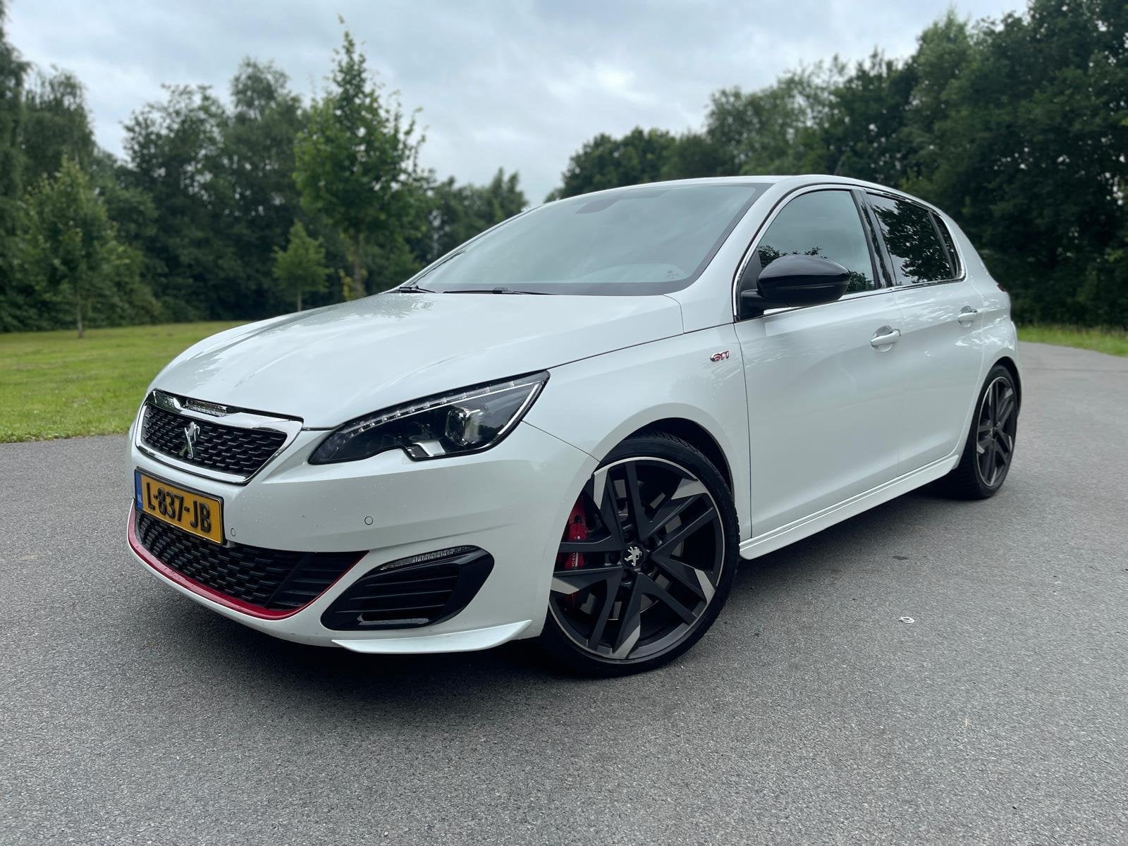 Peugeot 308 1.6 e-THP GTi 270 PK | Full options | REMUS Uitl, Voorwielaandrijving, Gebruikt, 4 cilinders, Leder en Stof