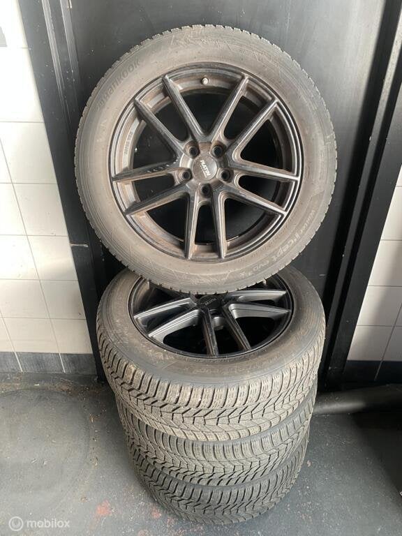 Set 18 inch velgen met Hankook winterbanden, Auto-onderdelen, Banden en Velgen, Ophalen, 18 inch, Gebruikt, Banden en Velgen