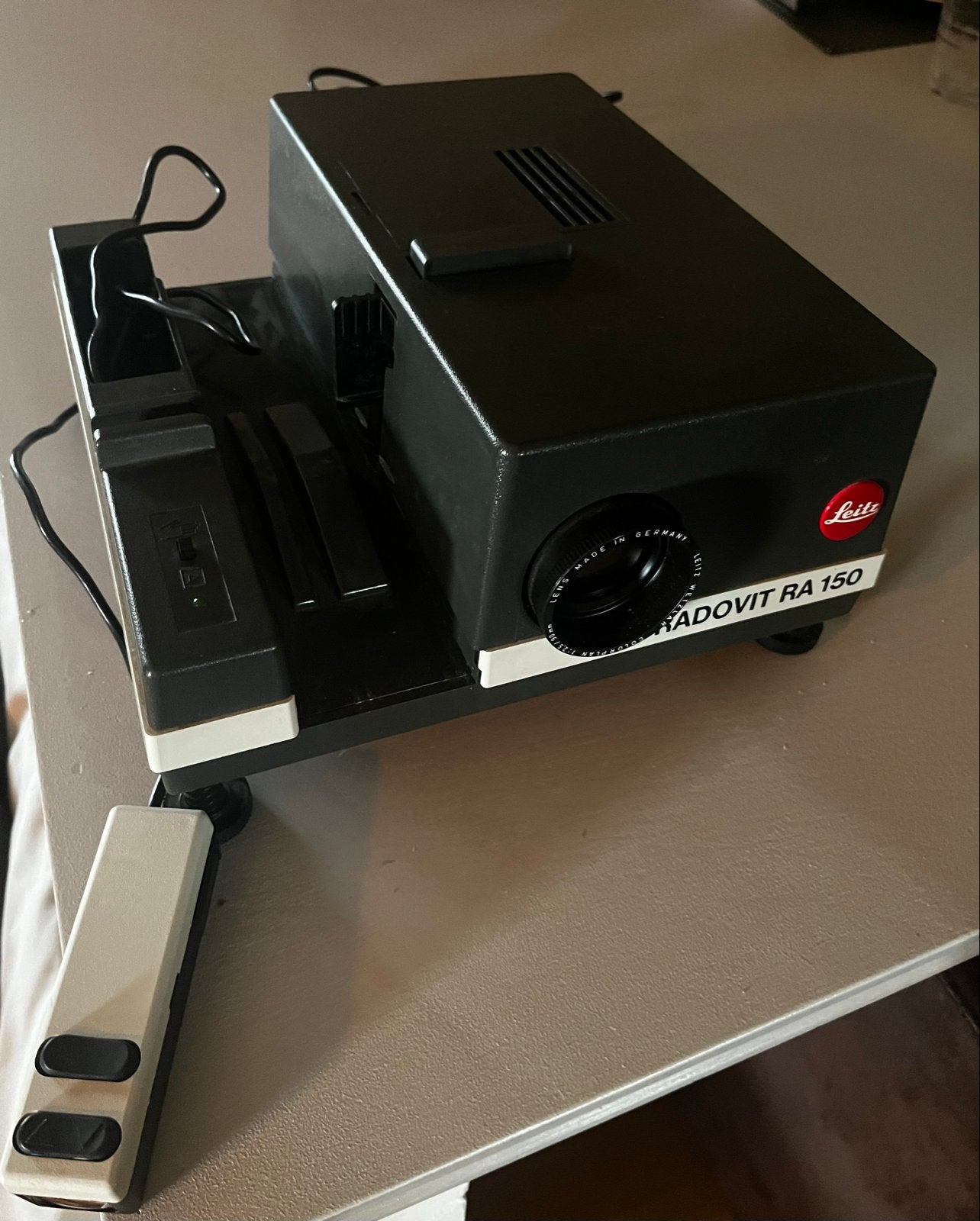 Leitz Prado Vit RA 150 Diaprojector met Afstandsbediening, Ophalen, Gebruikt