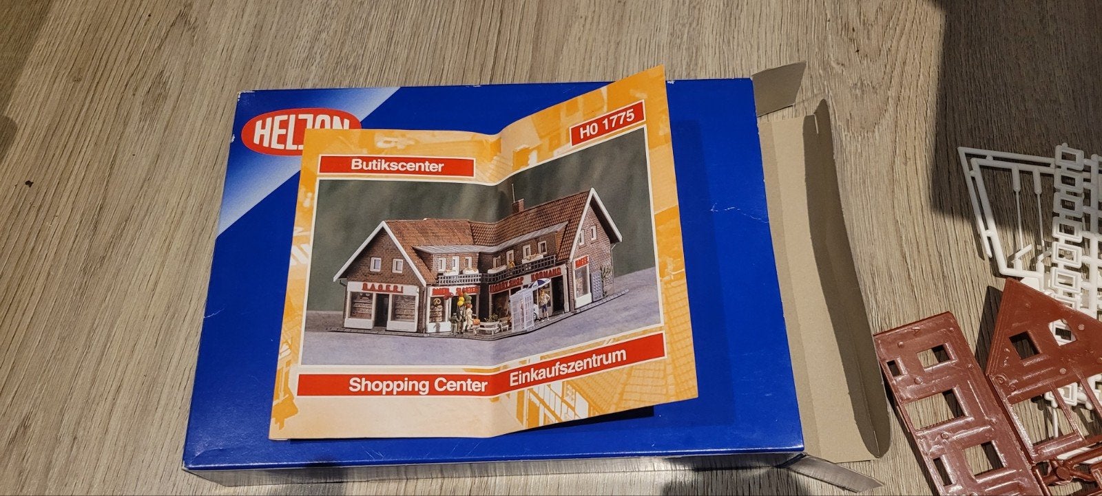 Heljan HO 1775 Shopping Center zeldzaam compleet ongebouwd, Overige merken, Gelijkstroom of Wisselstroom, Brug, Tunnel of Gebouw