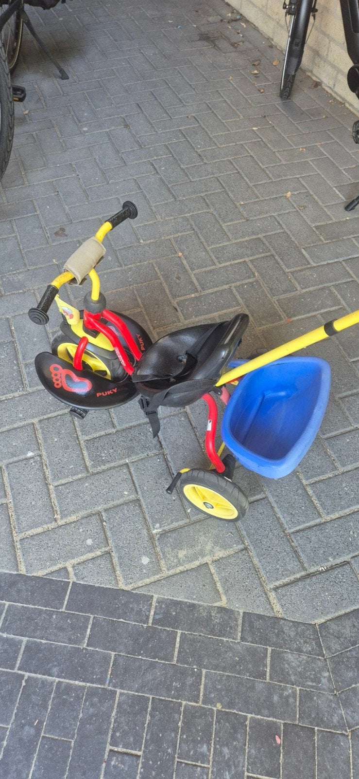 Puky driewieler met voetplaatje en duwstang, Ophalen, Gebruikt, Puky, Duwstang