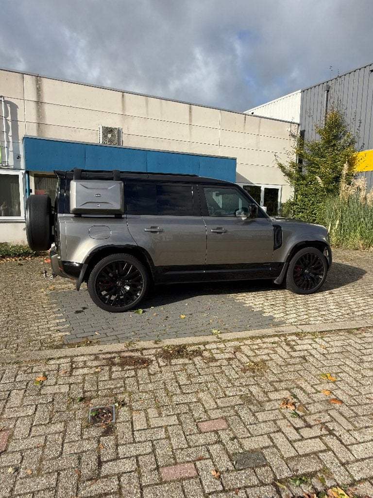 Land Rover Defender D300 X MHEV  Silicon Silver, Automaat, Land Rover, Euro 6, Overige kleuren