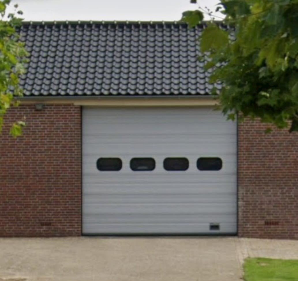 Elektrische roldeur met afstandsbediening (400x335 cm), Ophalen, Gebruikt, Garagedeur, Metaal
