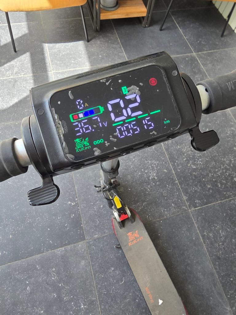Kukirin S3 Pro elektrische step - defect (accu/ECU) +oplader, Ophalen of Verzenden, Gebruikt, Elektrische step (E-scooter), Kukirin