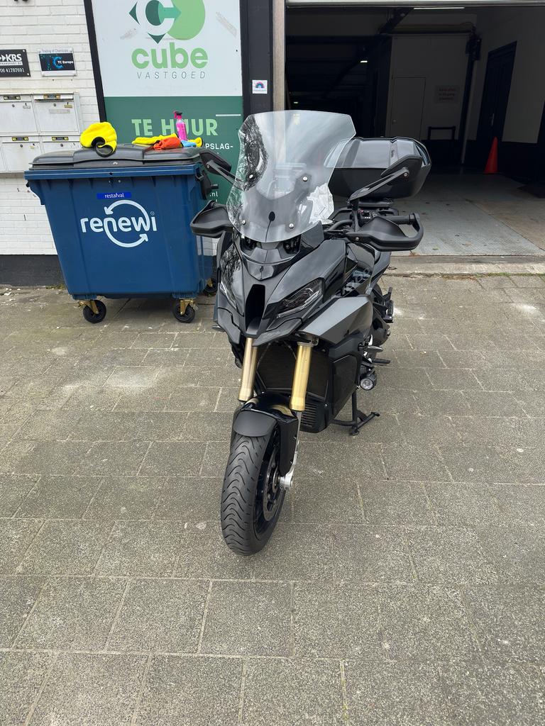 BMW S1000XR Triple Black 2022 Full Option, Motoren, Toermotor