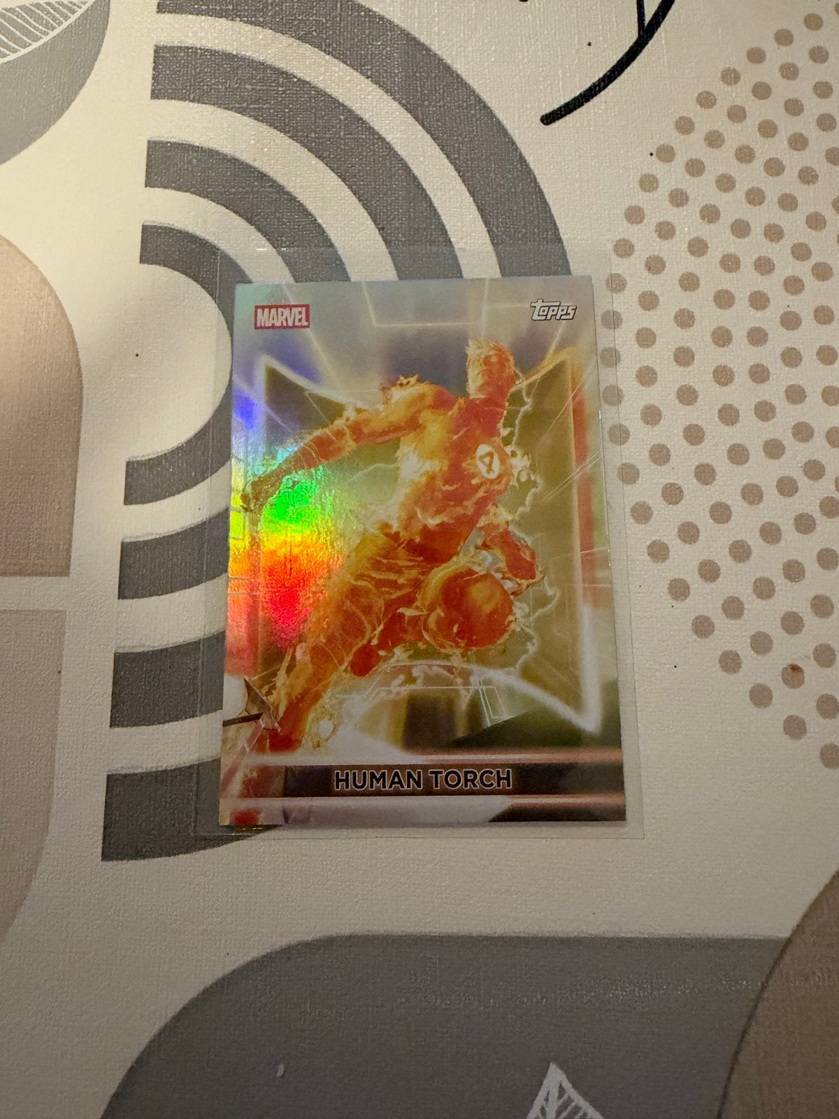 Marvel Neon Topps 2026 Human Torch Gold/Yellow Wave Parallel, Ophalen of Verzenden, Nieuw, Losse kaart, Foil