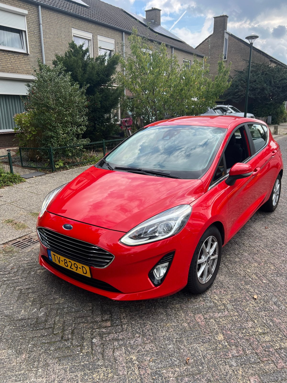 Ford Fiësta 1.0 Ecoboost 100pk Aut 5dr 2018 Rood, Auto's, 15 km/l, 620 kg, 49 €/maand, Origineel Nederlands