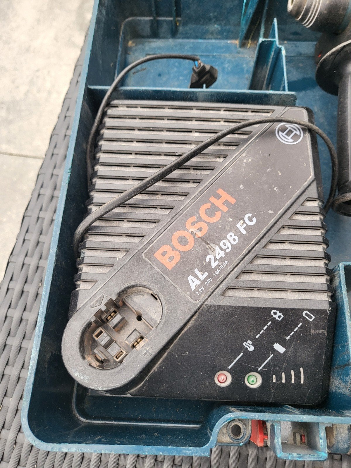 Bosch GBH 24 VRE Boorhamer met 2 accu's en lader, Boor- en/of Breekhamer, Ophalen of Verzenden, Variabele snelheid, Gebruikt