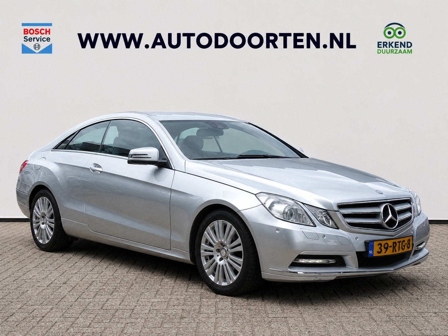 Mercedes-Benz E-klasse Coupé 250 CGI Avantgarde|Trekhaak|St, Auto's, Automaat, Euro 5, Zwart, 4 cilinders