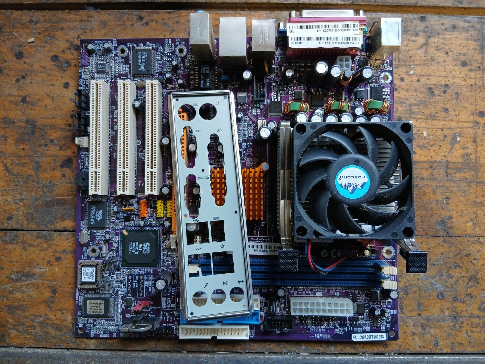Foxconn SF2/661FX Moederbord, Gebruikt, Onbekend, Ophalen of Verzenden, Foxconn