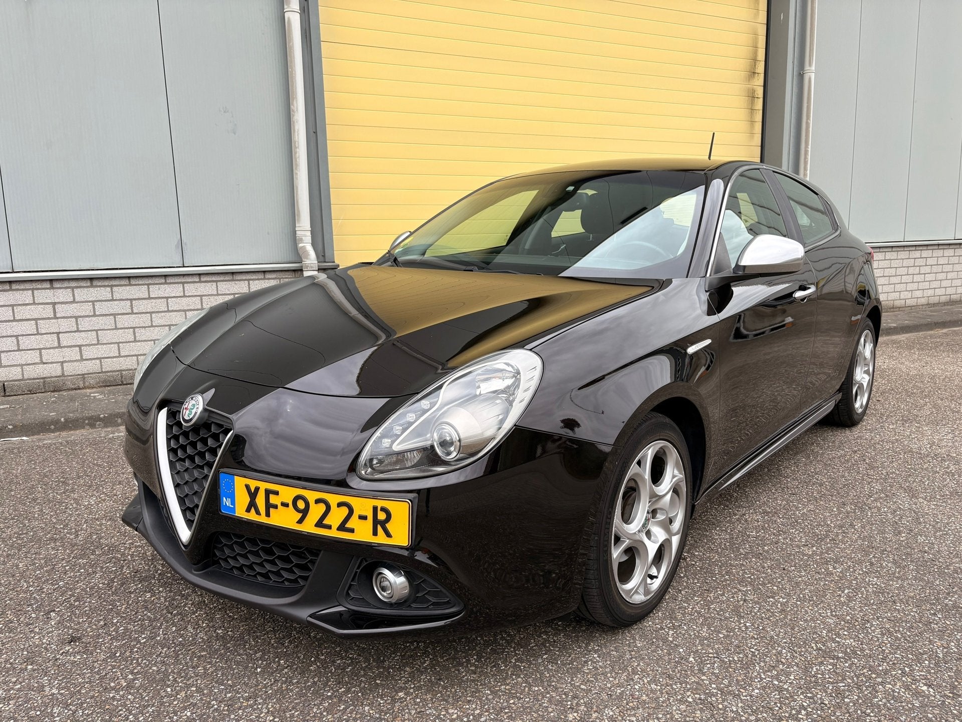 Alfa Romeo Giulietta 1.6 JTDm Super, Auto's, Alfa Romeo, Voorwielaandrijving, Dealer onderhouden, Stof, Gebruikt