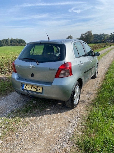 Foto 4 van Toyota Yaris AUTOMAAT met gebruikers sporen
