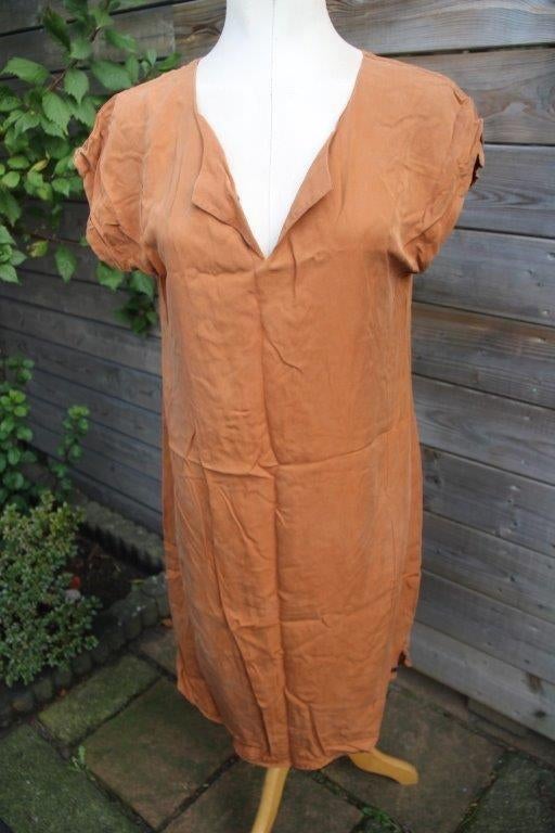 Jurk roest Carola van Benthum mt M Vaste prijs AANBIEDING, Kleding | Dames, Maat 38/40 (M), Bruin, Zo goed als nieuw, Knielengte