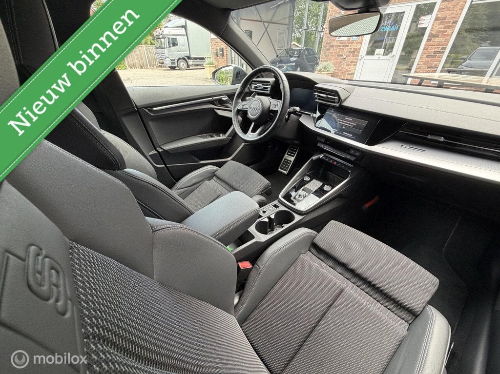 Audi A3 Sportback 35 TFSI S edition|Daytona grey|Nederlandse, Auto's, Audi, 4 cilinders, 150 pk, Origineel Nederlands, Bedrijf