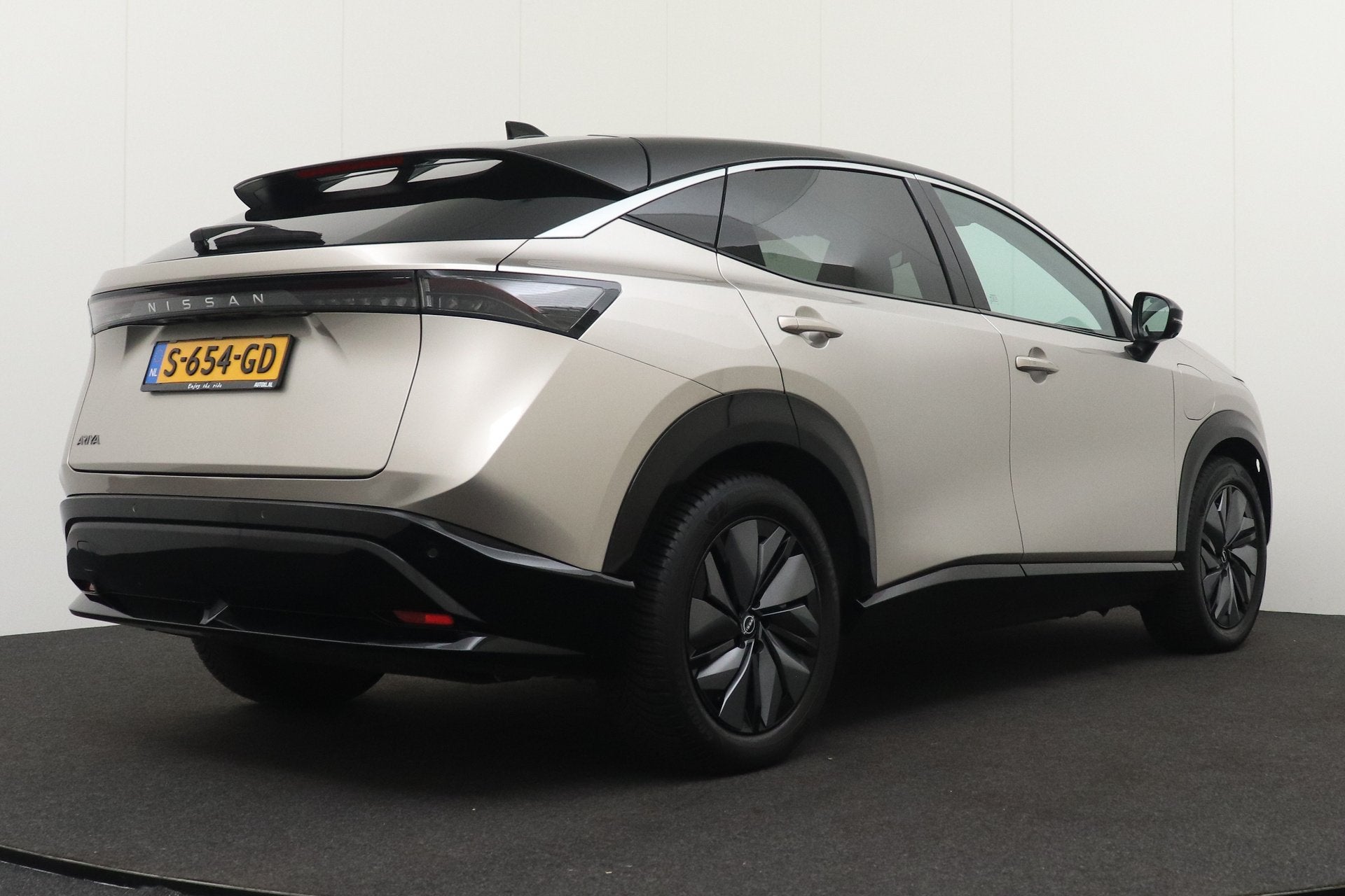 Nissan ARIYA Evolve 66 kWh (98%SOH) Warmtepomp Half-Leder Ca, Auto's, Dealer onderhouden, Gebruikt, Leder en Stof, 401 km