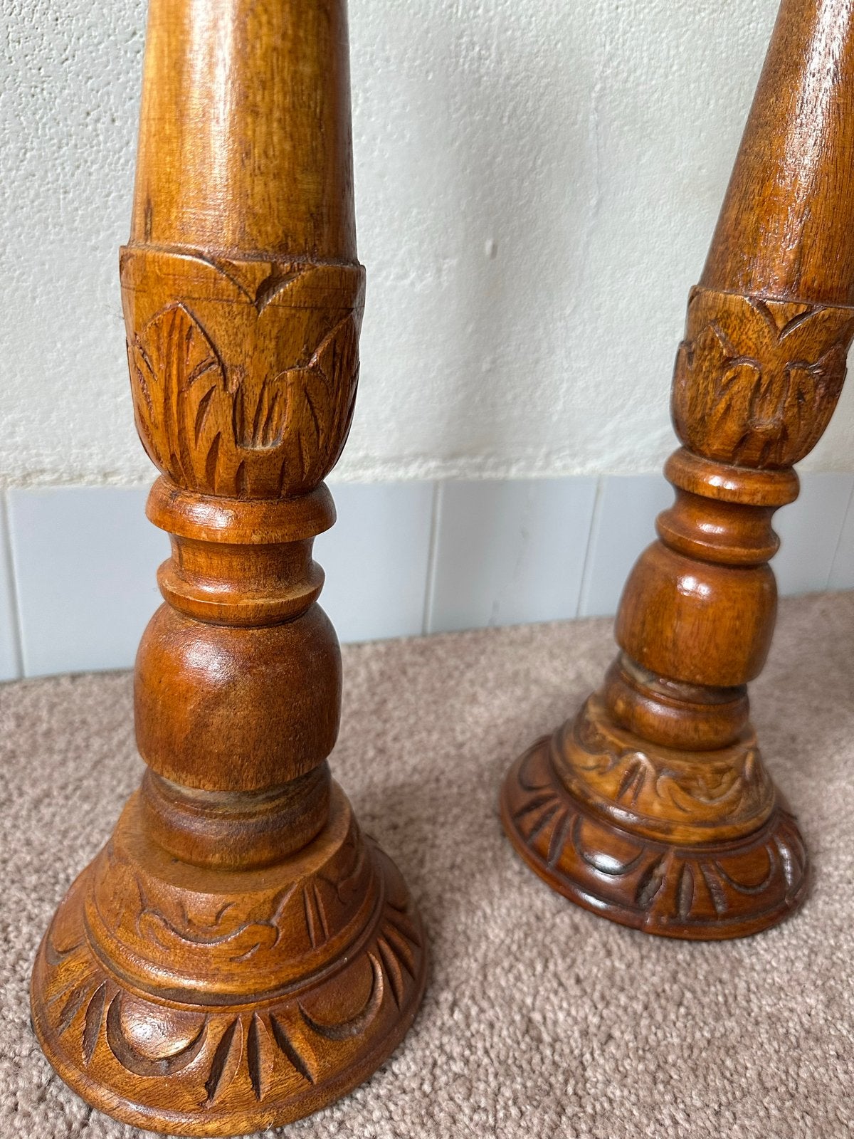 Set van 2 handgesneden houten kandelaars, Ophalen, Overige materialen