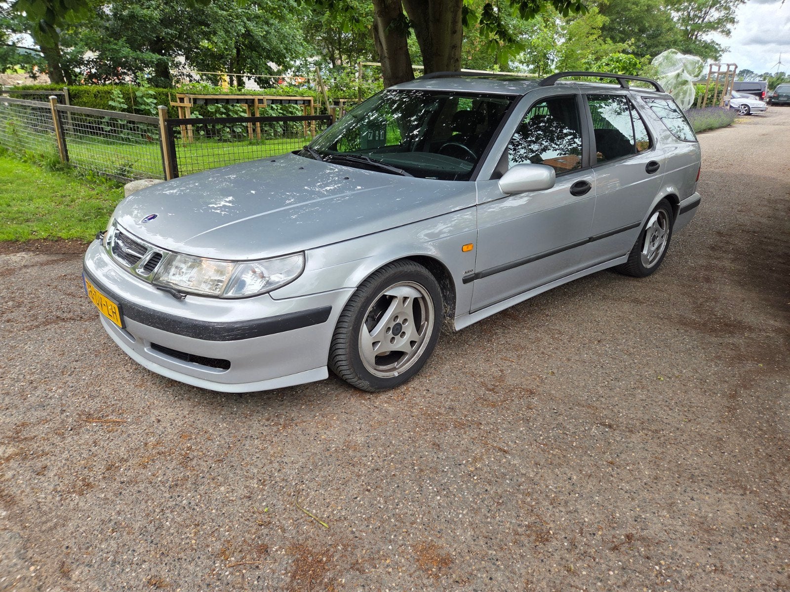 Saab 9-5 2.3 Turbo Aero Estate AUT 2000 Grijs, Auto's, Saab, 1800 kg, 4 cilinders, 2290 cc, Origineel Nederlands