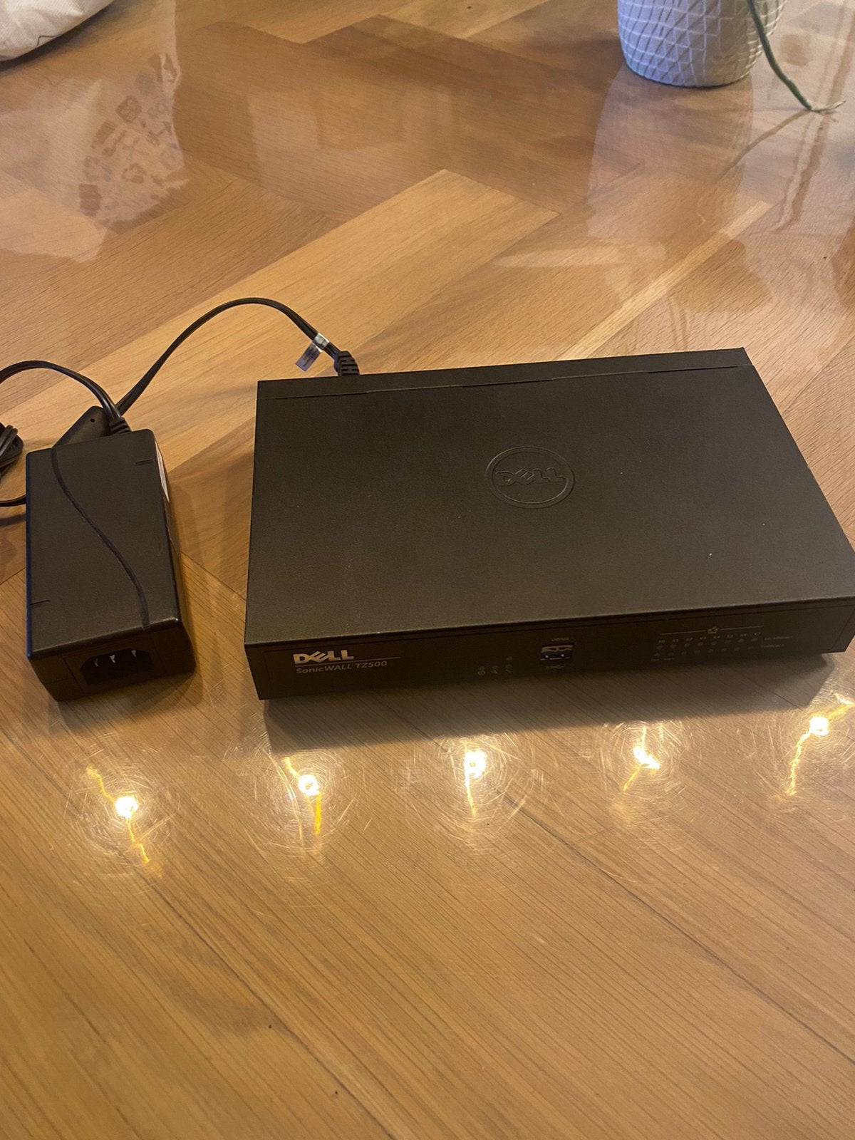 SonicWALL TZ500 dell firewall switch netwerk beveiliging, Computers en Software, Netwerk switches, Ophalen of Verzenden, Zo goed als nieuw