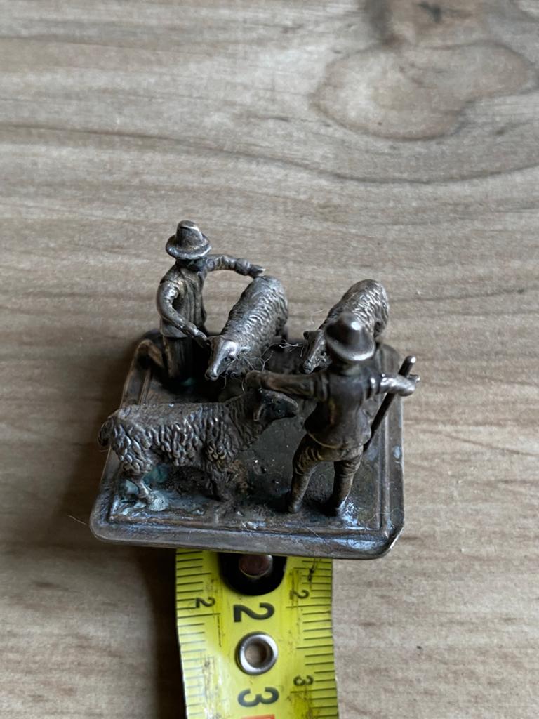 Zilver miniatuur schaapsherder schapen scheren antiek, Ophalen of Verzenden, Zilver