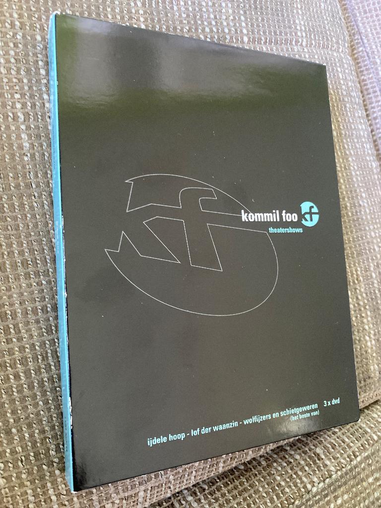 Kommil Foo : Theatershows ( 3 dvd box ), Cd's en Dvd's, Cd's | Humor en Cabaret, Ophalen of Verzenden, Zo goed als nieuw