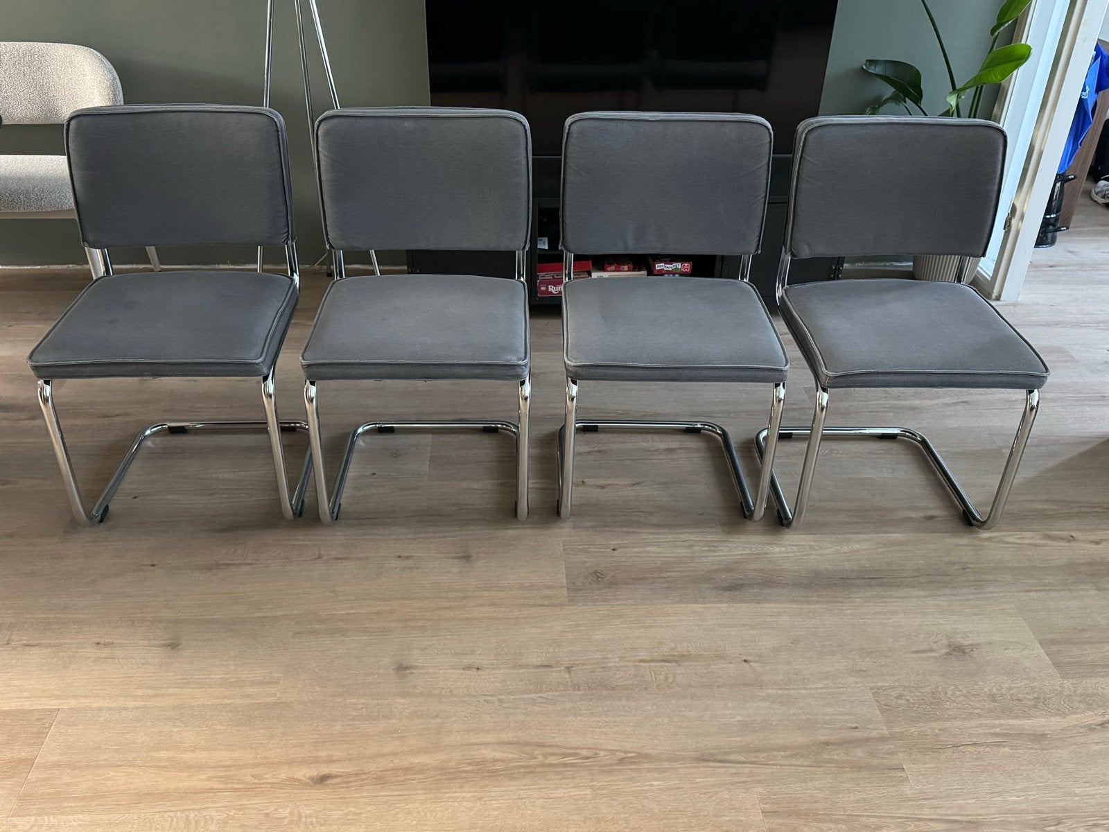 Set van 4 zuiver ridge eetkamerstoelen met chromen frame, Ophalen, Gebruikt, Vier, Metaal