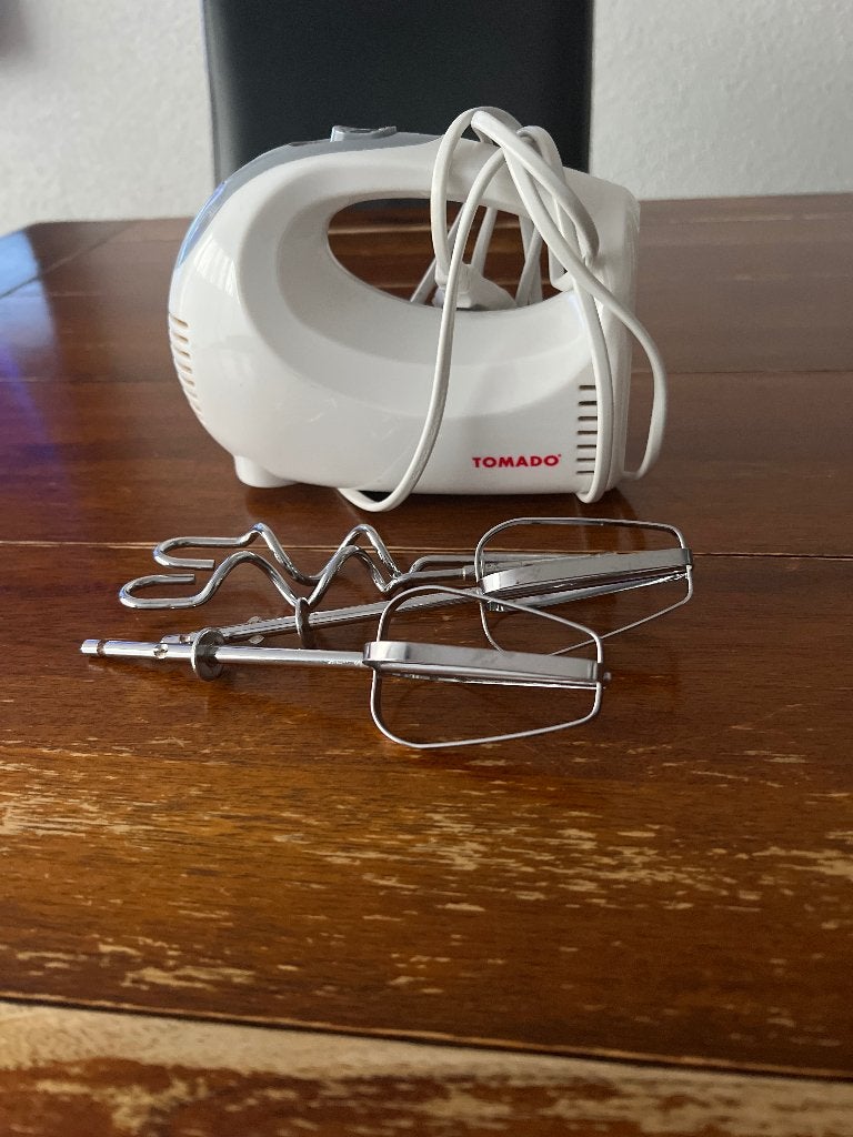 Tomado handmixer, Witgoed en Apparatuur, Keukenmixers, Minder dan 1 liter, Ophalen of Verzenden, Gebruikt, 3 snelheden of meer
