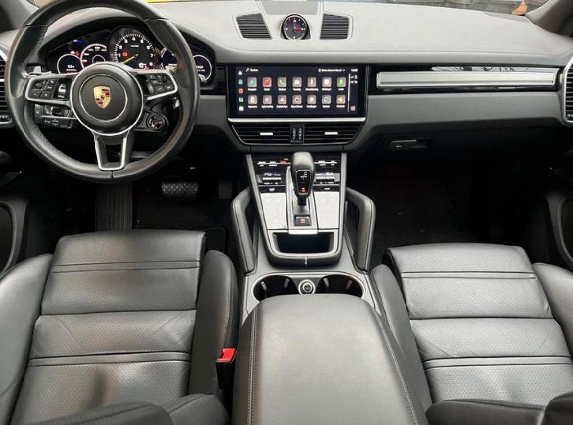 Porsche Cayenne 3.0 V6 462pk E-hybrid Pano|Chrono|Bos|Krijt, Automaat, Cayenne, 2270 kg, Zwart