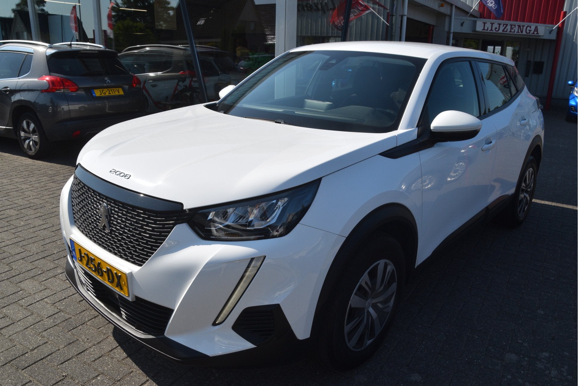 Peugeot 2008 1.2 PureTech 100 Active Carplay | PDC | Airco |, Gebruikt, Euro 6, 1199 cc, Met garantie (alle)