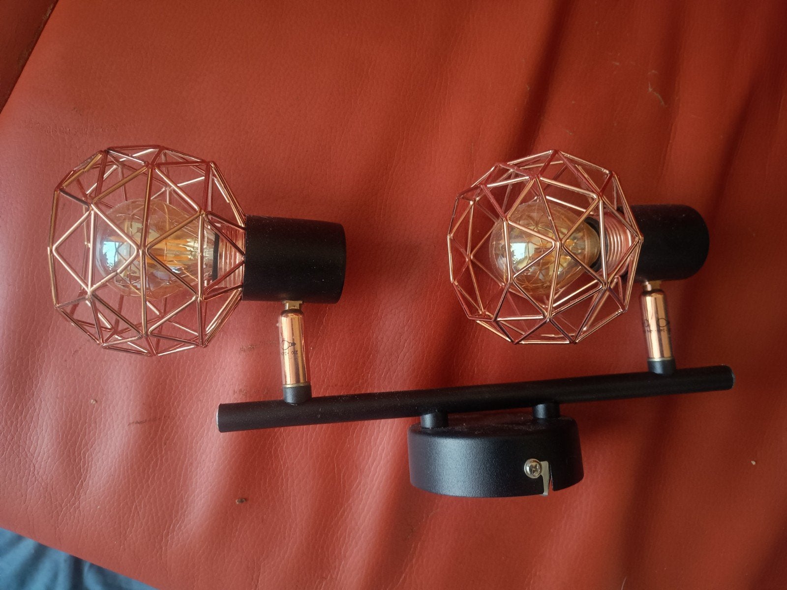 Moderne wandlamp met koperen kooikappen, Ophalen of Verzenden, Zo goed als nieuw, Modern, Industrieel