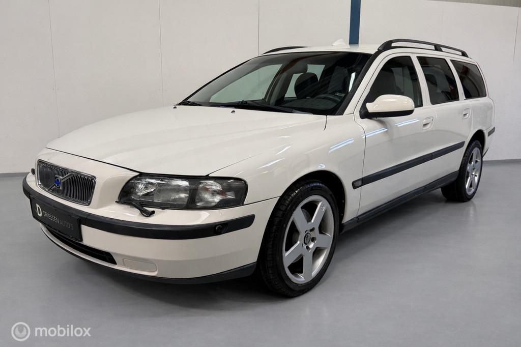 Volvo V70 2.4 T AUTOMAAT / 200PK / YOUNGTIMER, Auto's, Gebruikt, Stoelverwarming, Wit, 2435 cc