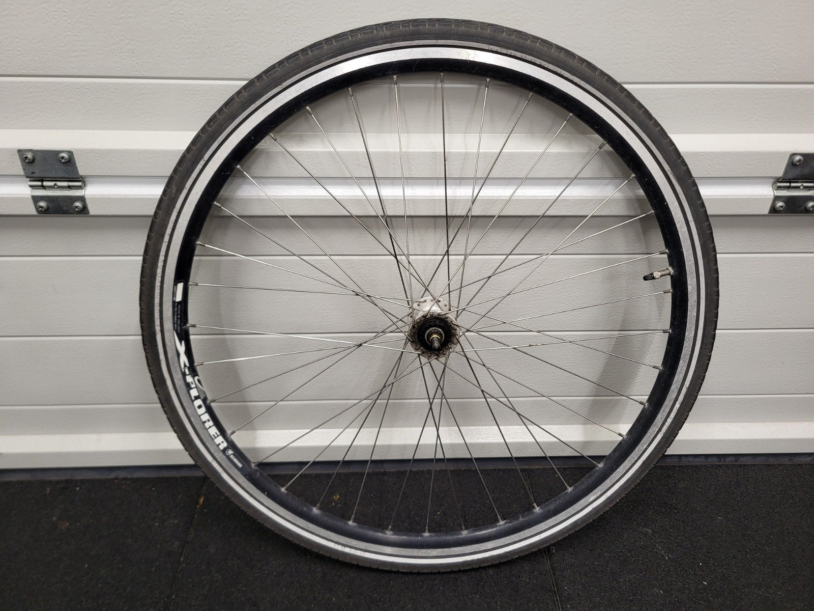 28" voorwiel met binnen & buitenband, Ophalen, Gebruikt