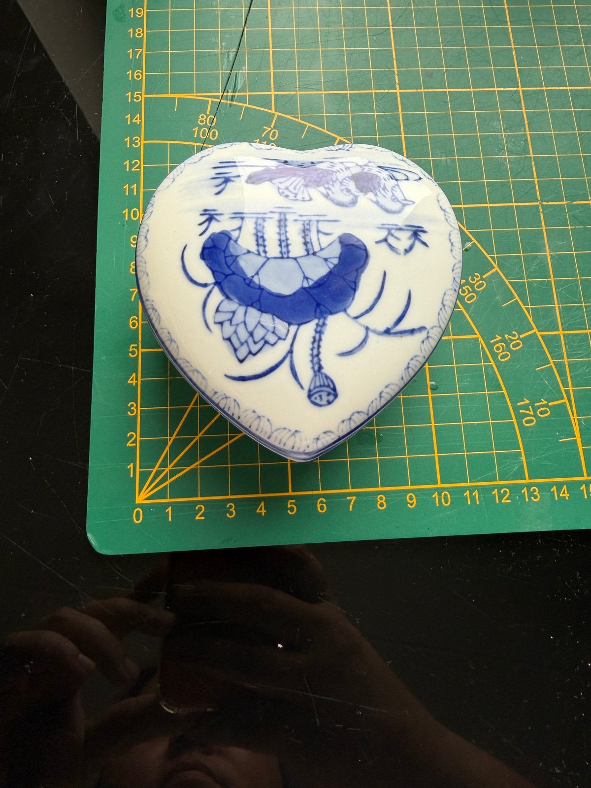 Hartvormig Chinees porseleinen doosje met blauw decor, Ophalen of Verzenden