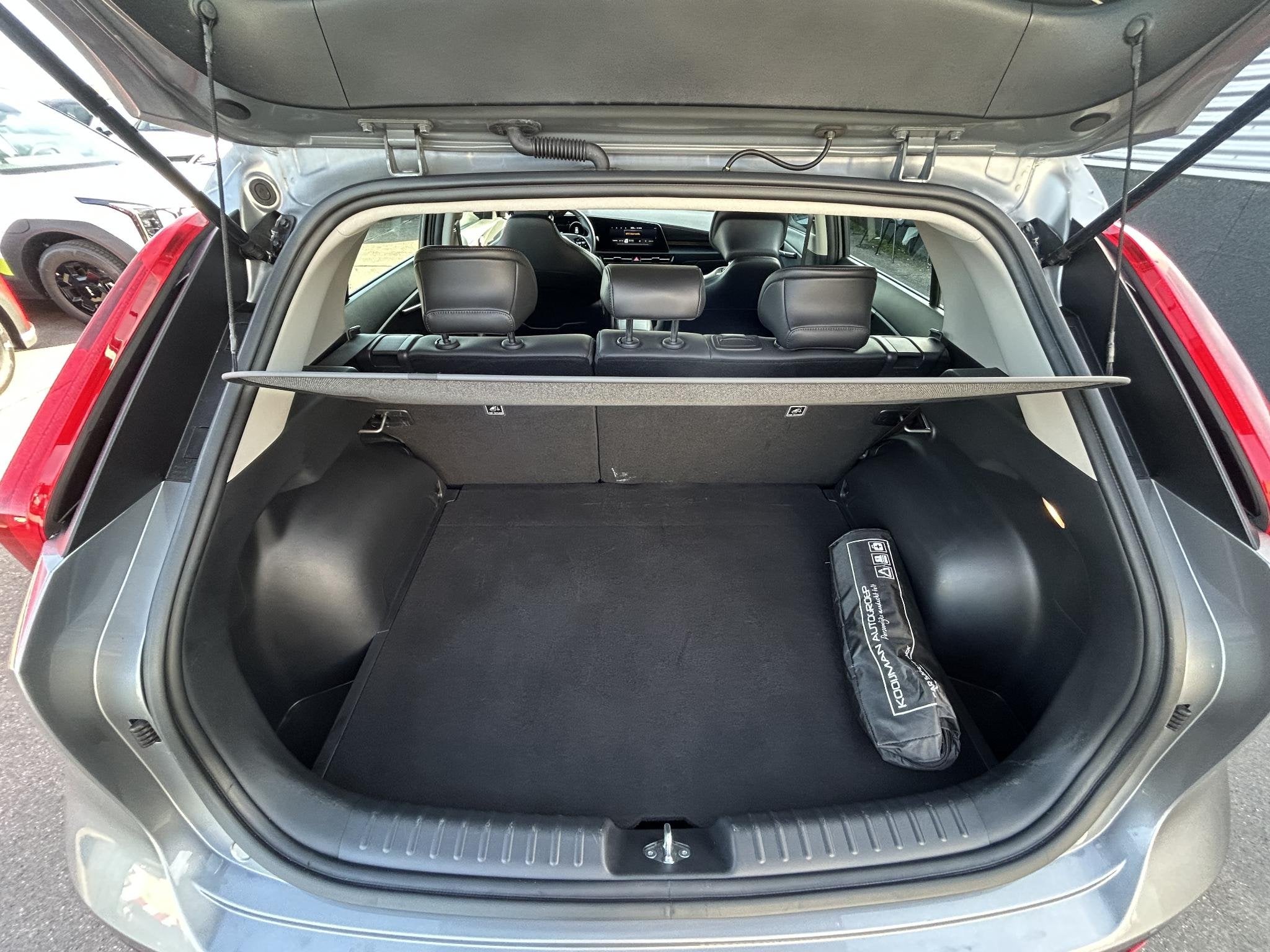 Foto 2 van Kia Niro 1.6 GDi Hybrid DynamicLine Nederlandse auto, BTW-au