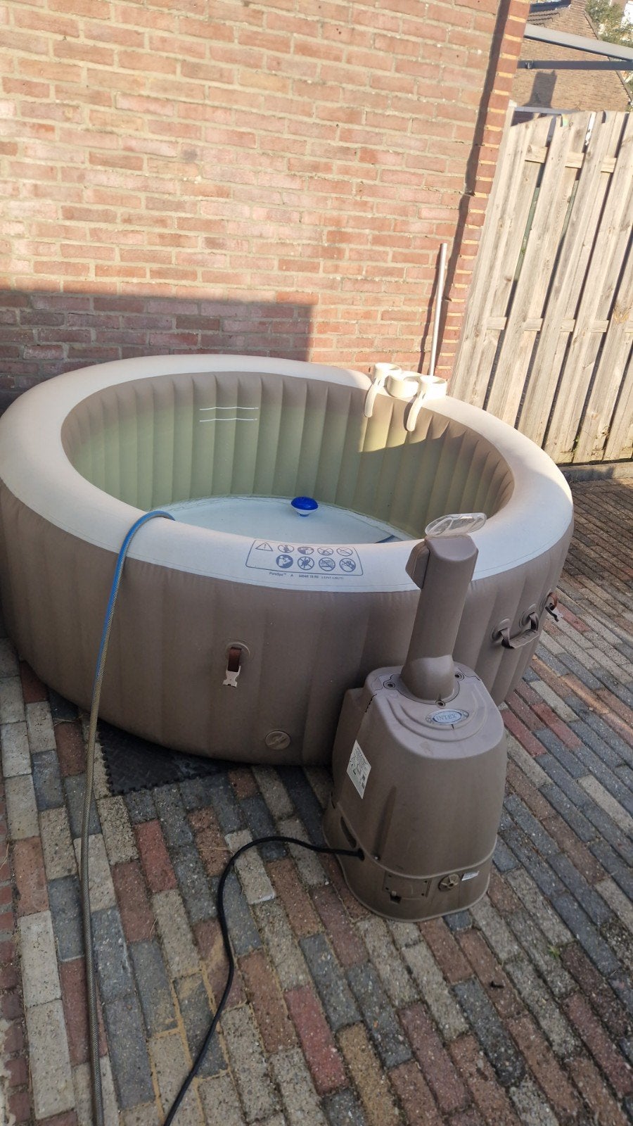 Intex Jacuzzi - Compleet en 100% in orde, Ophalen, Gebruikt, Rond, Opblaaszwembad