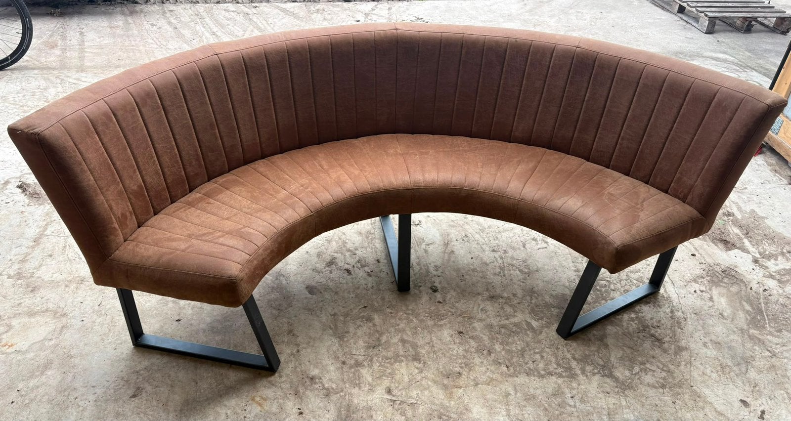 Nieuwe halfronde sofa €500,-, Ophalen, Nieuw