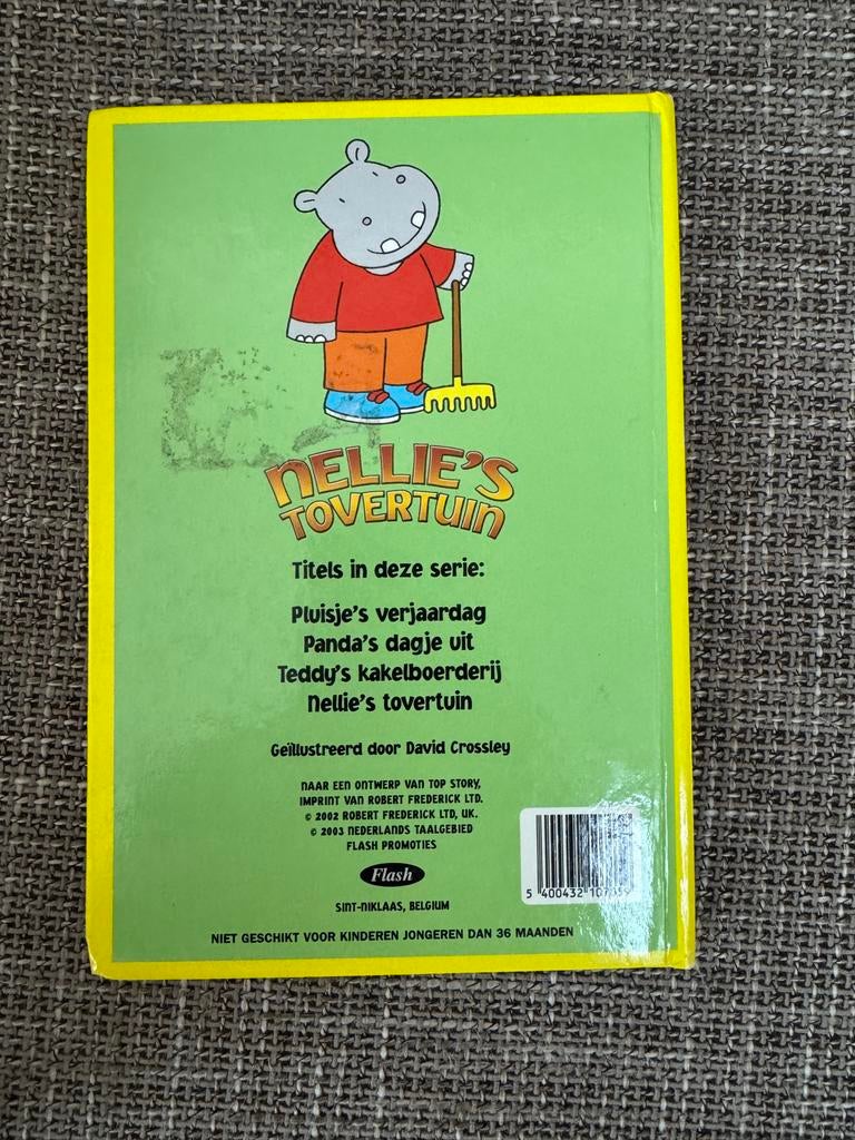 Nellie's Tovertuin - Prentenboek met voelelementen, Boeken, Ophalen of Verzenden, Zo goed als nieuw, Uitklap-, Voel- of Ontdekboek