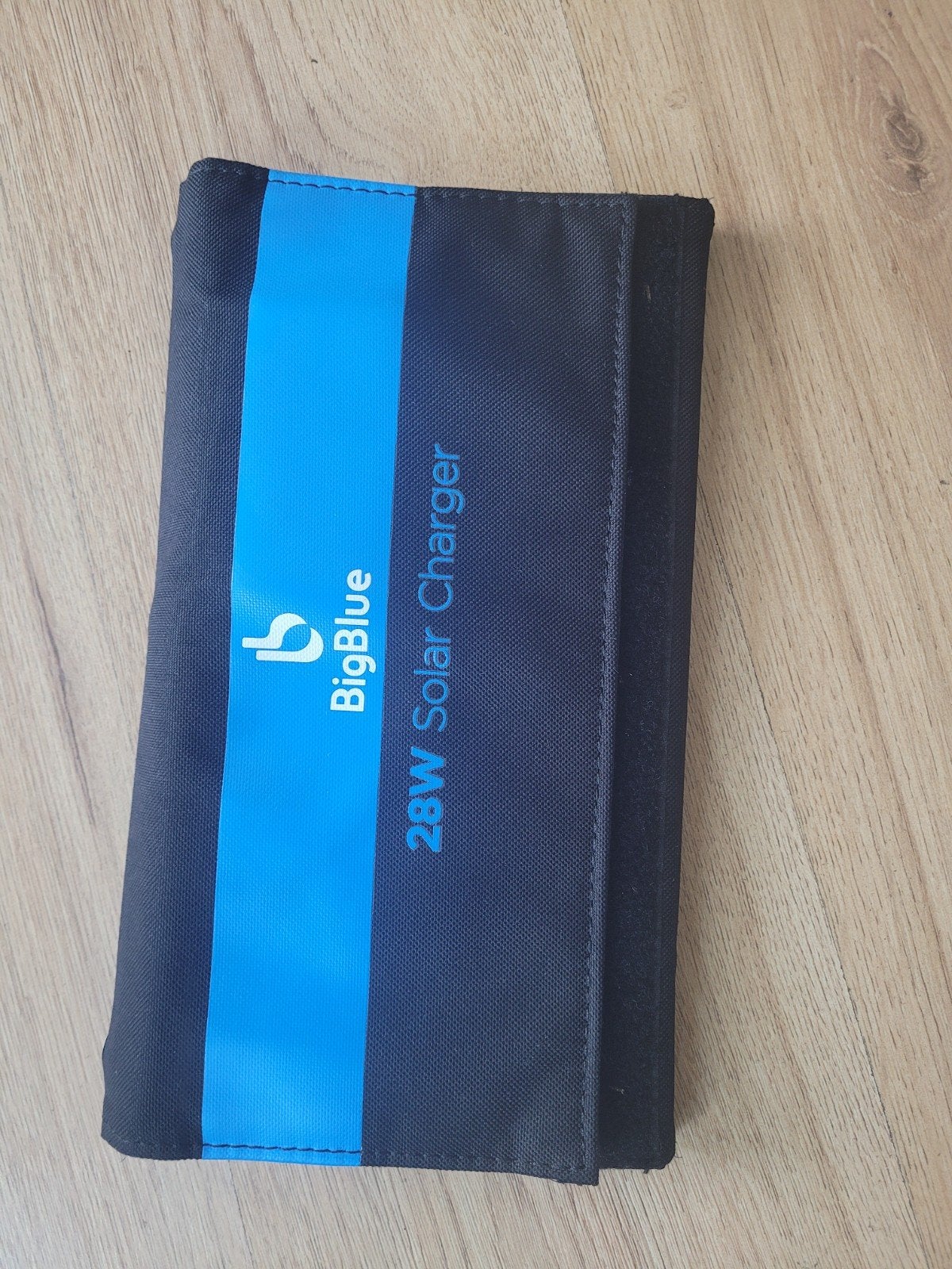 Big Blue 28W Solar Charger B401D, Ophalen of Verzenden, Zo goed als nieuw