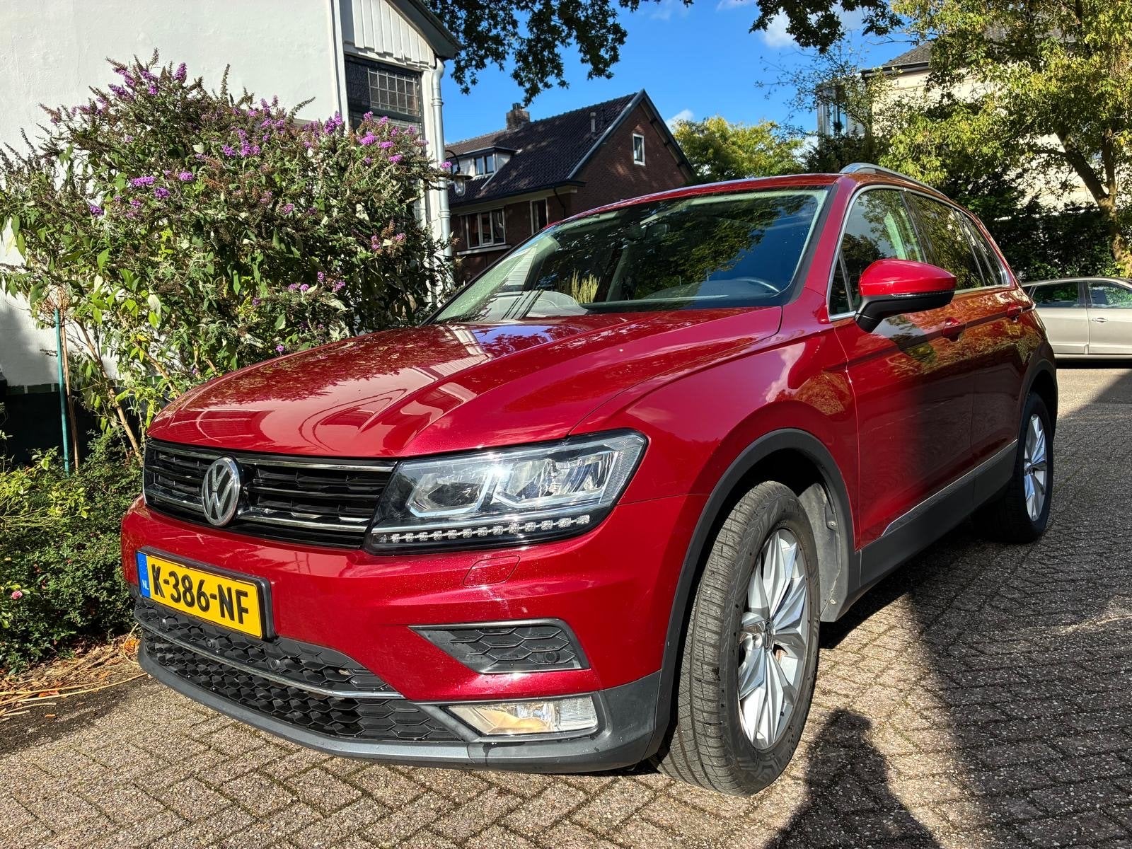 Volkswagen Tiguan 2.0TSI 132KW/180PK 4M A7 M16 2016 Rood, Auto's, Automaat, Dealer onderhouden, 4 cilinders, 1984 cc