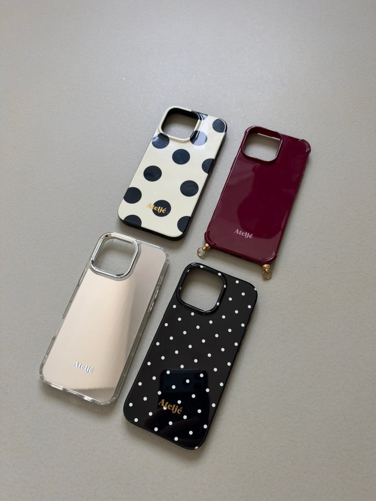 Atelje telefoonhoes iphone 16 pro max. Zgan. €15 per stuk!!, Ophalen of Verzenden, Zo goed als nieuw